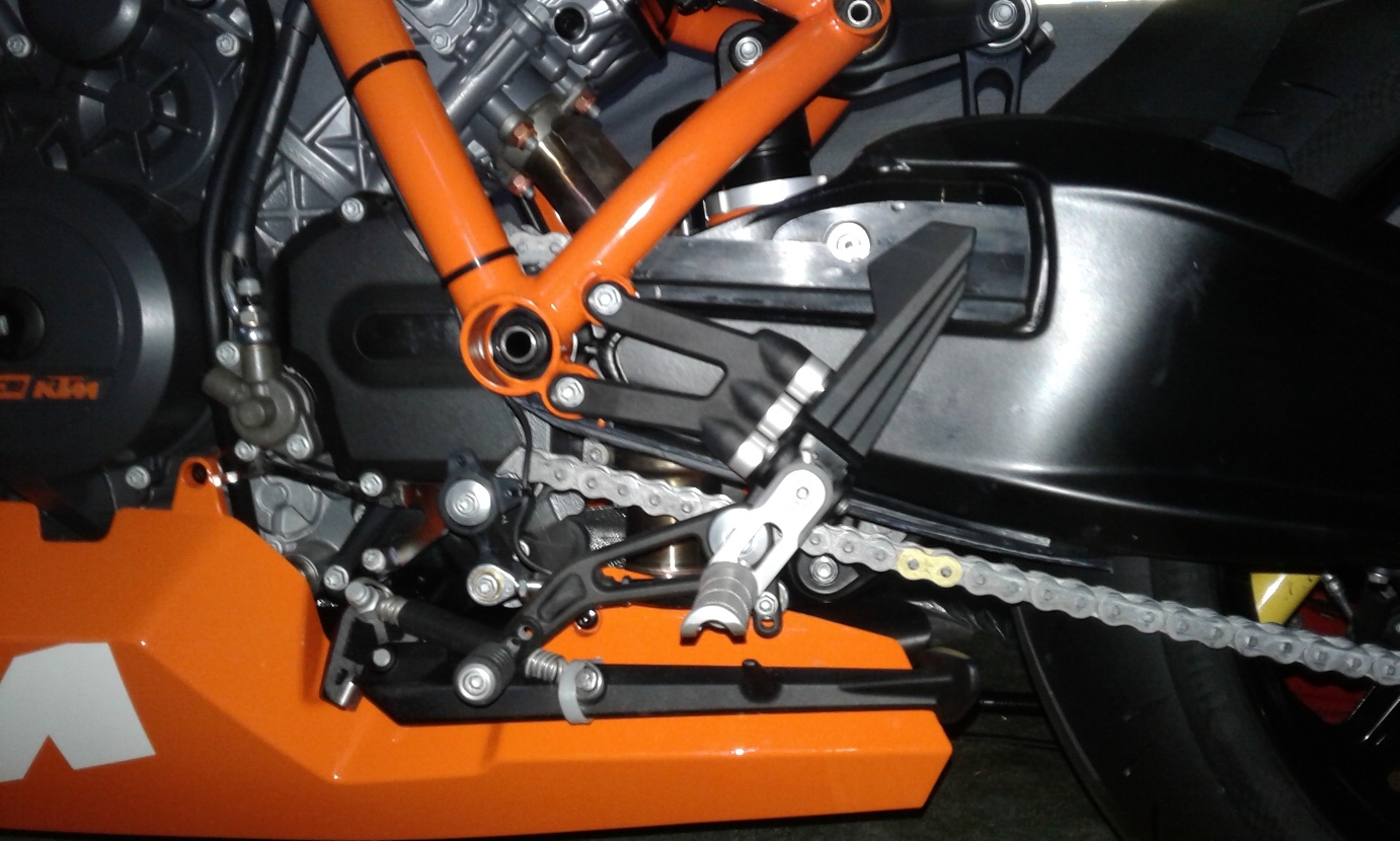 KTM 390 DUKE Radial Adjustable Front Foot Rest Foot Peg Lowering Kit  2013-2021 